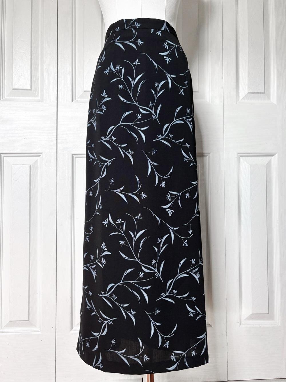 L.L Bean Traveller Floral Maxi Skirt Size 12 Black & Blue | 90s Whimsigoth Fairy
